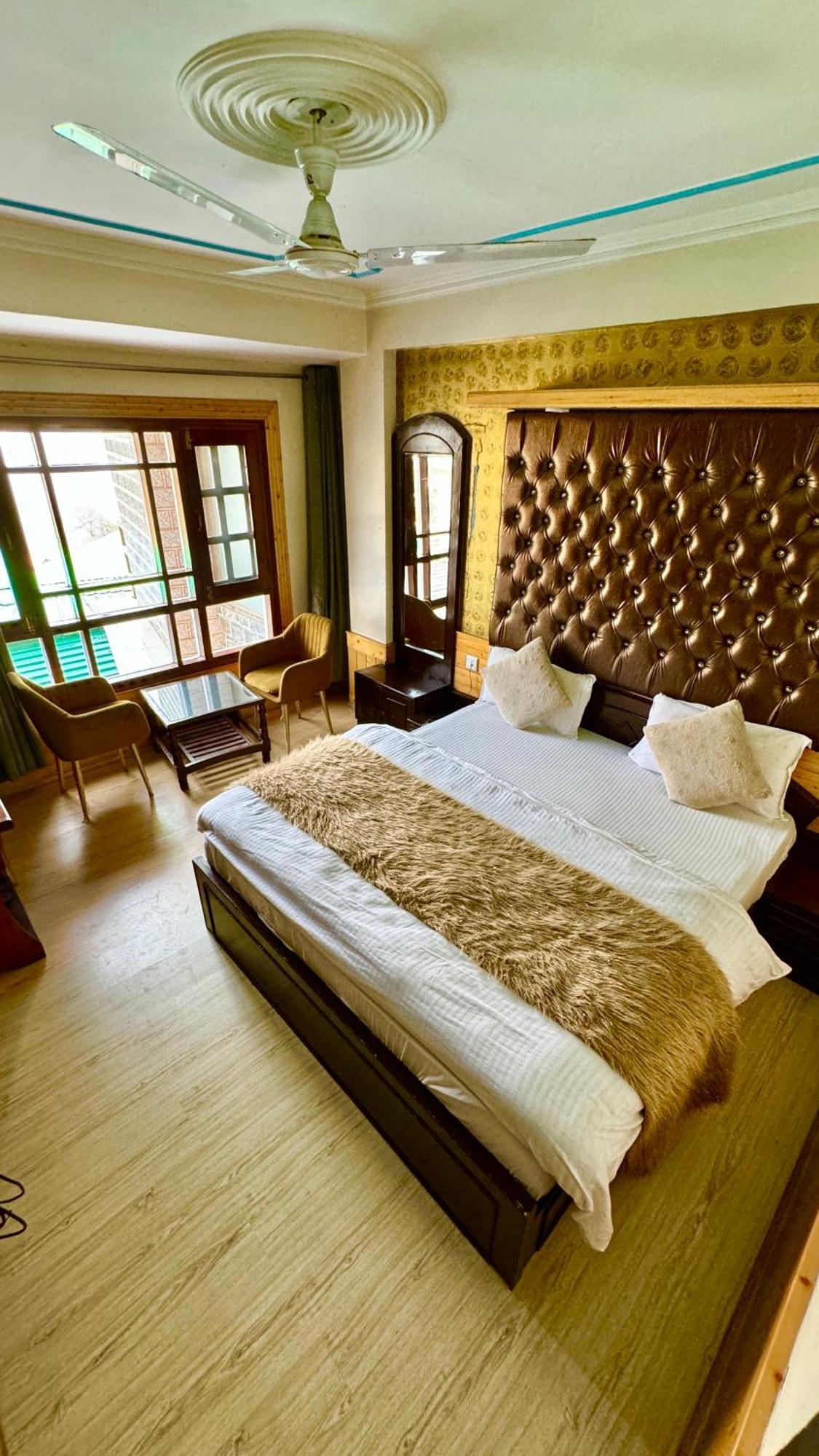 Hotel Apple Regency Shimla Bagian luar foto