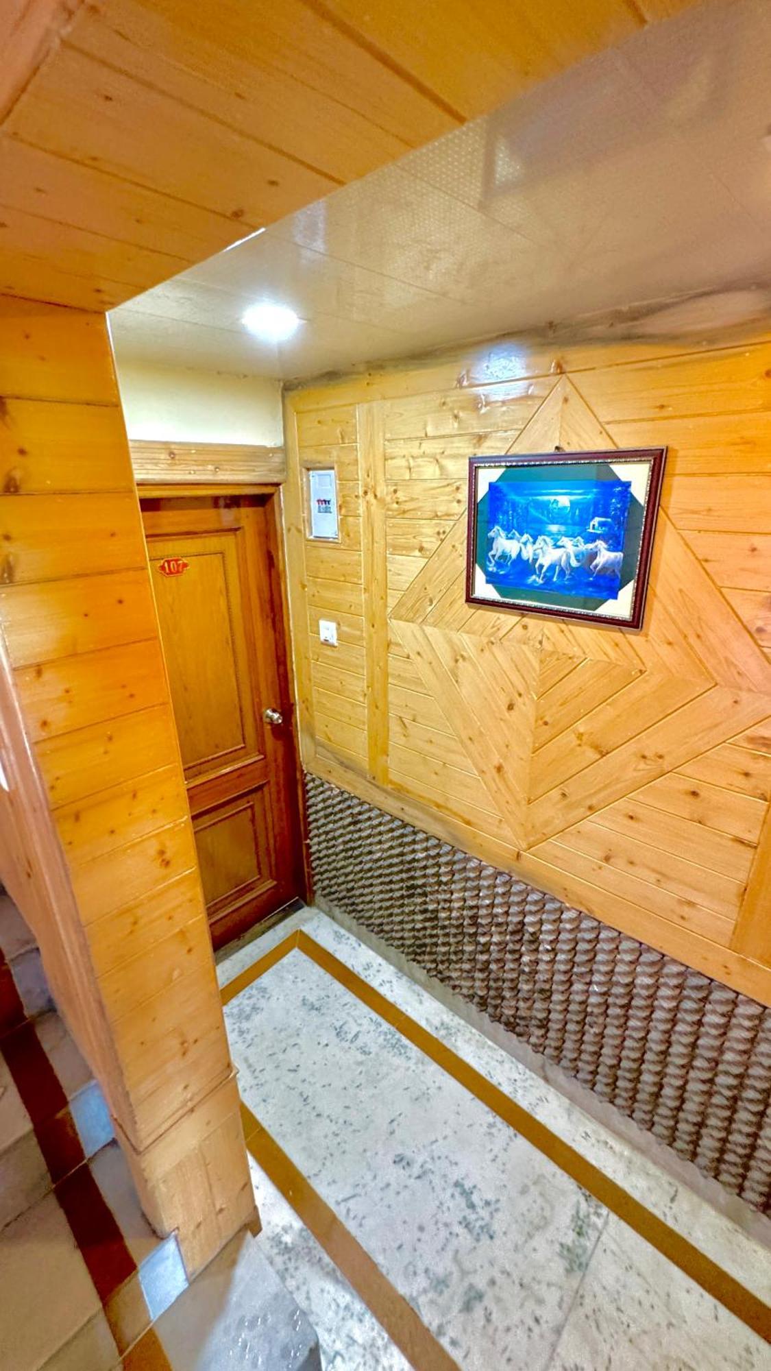 Hotel Apple Regency Shimla Bagian luar foto