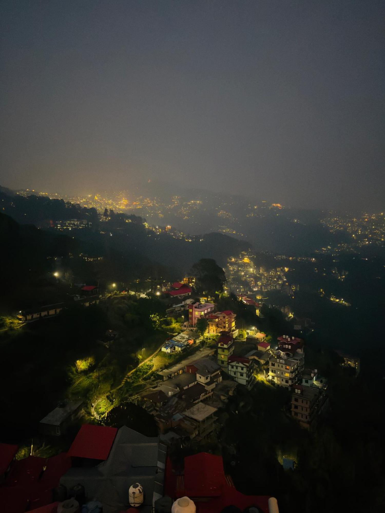 Hotel Apple Regency Shimla Bagian luar foto