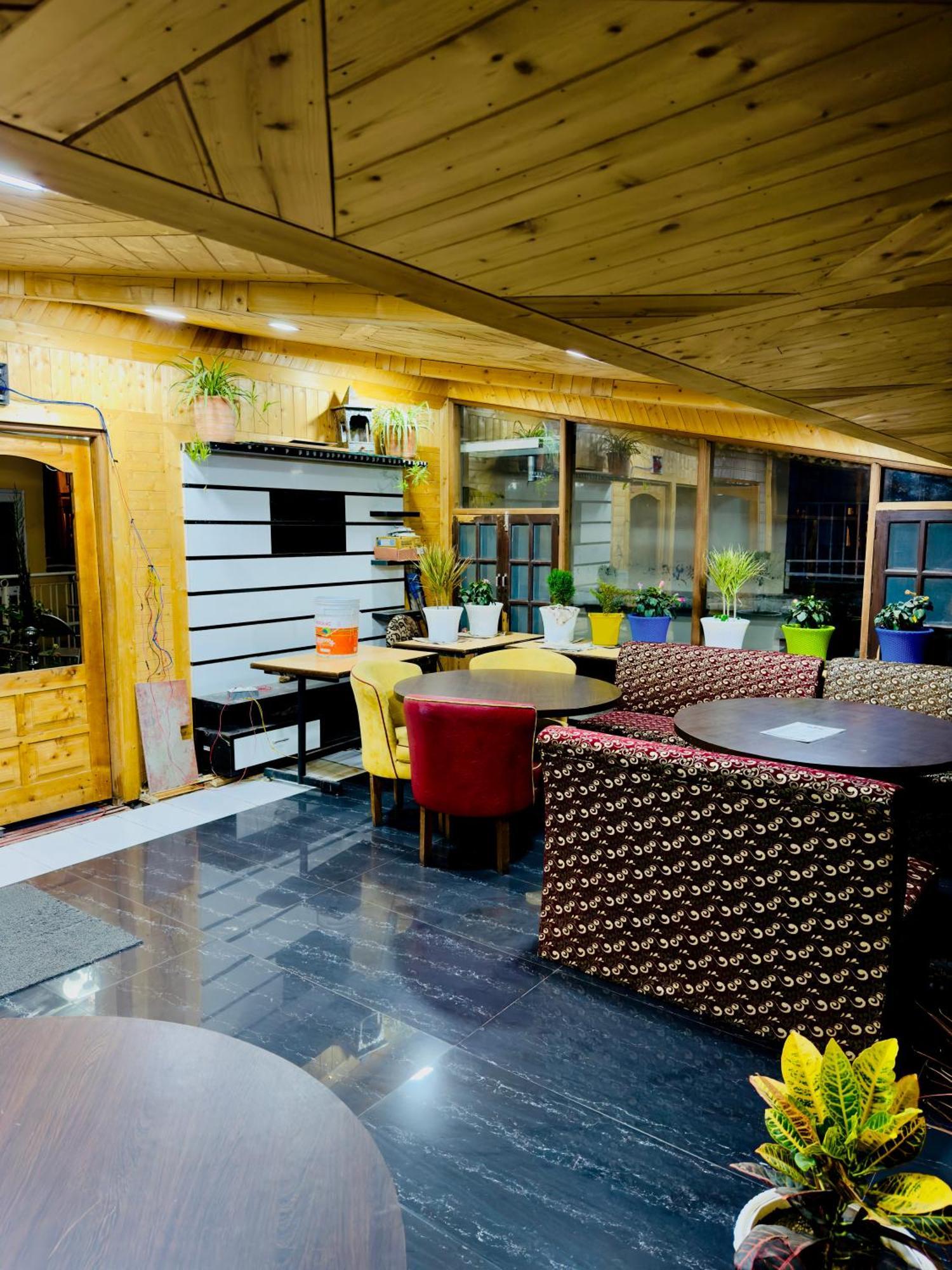 Hotel Apple Regency Shimla Bagian luar foto
