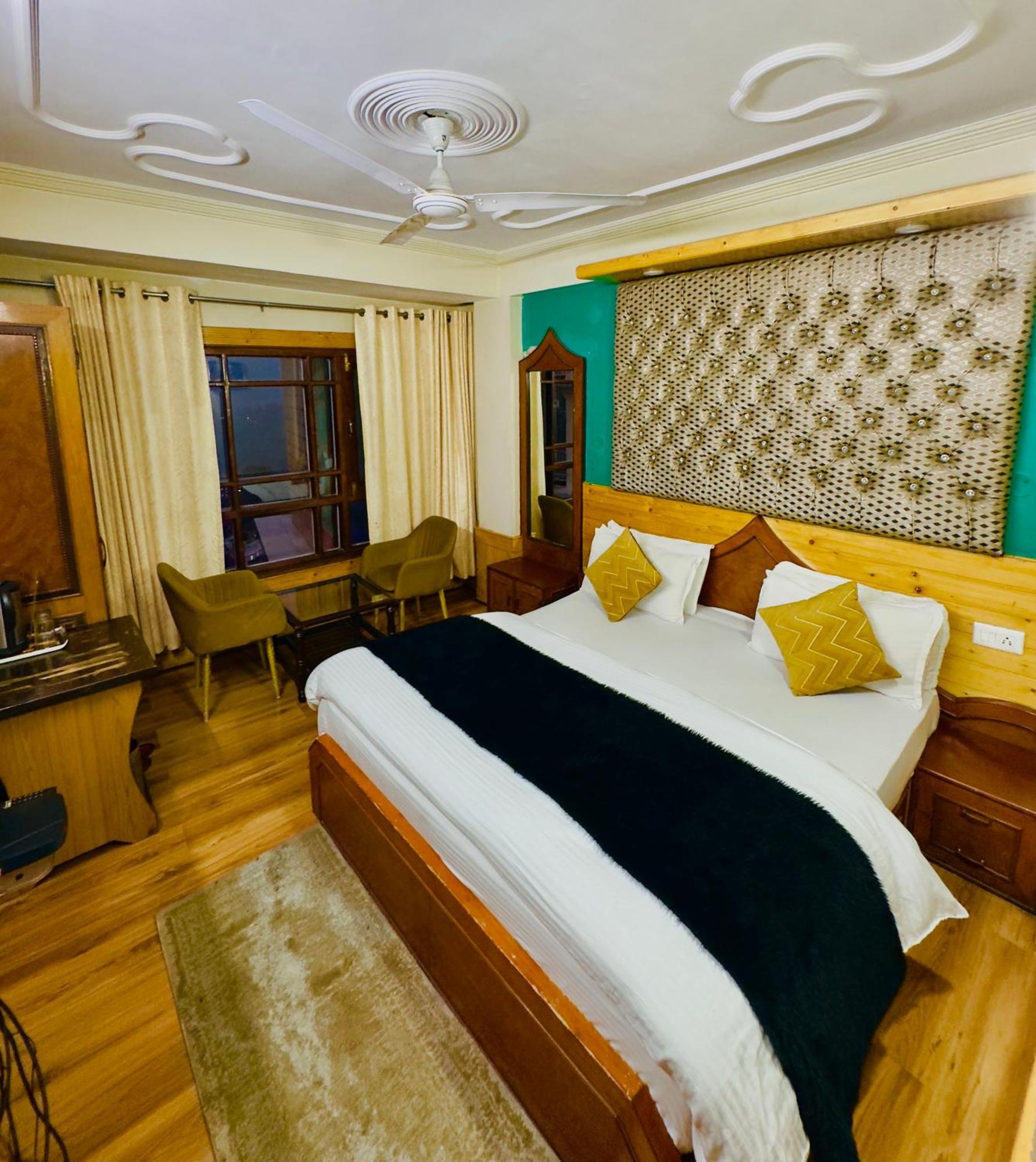 Hotel Apple Regency Shimla Bagian luar foto