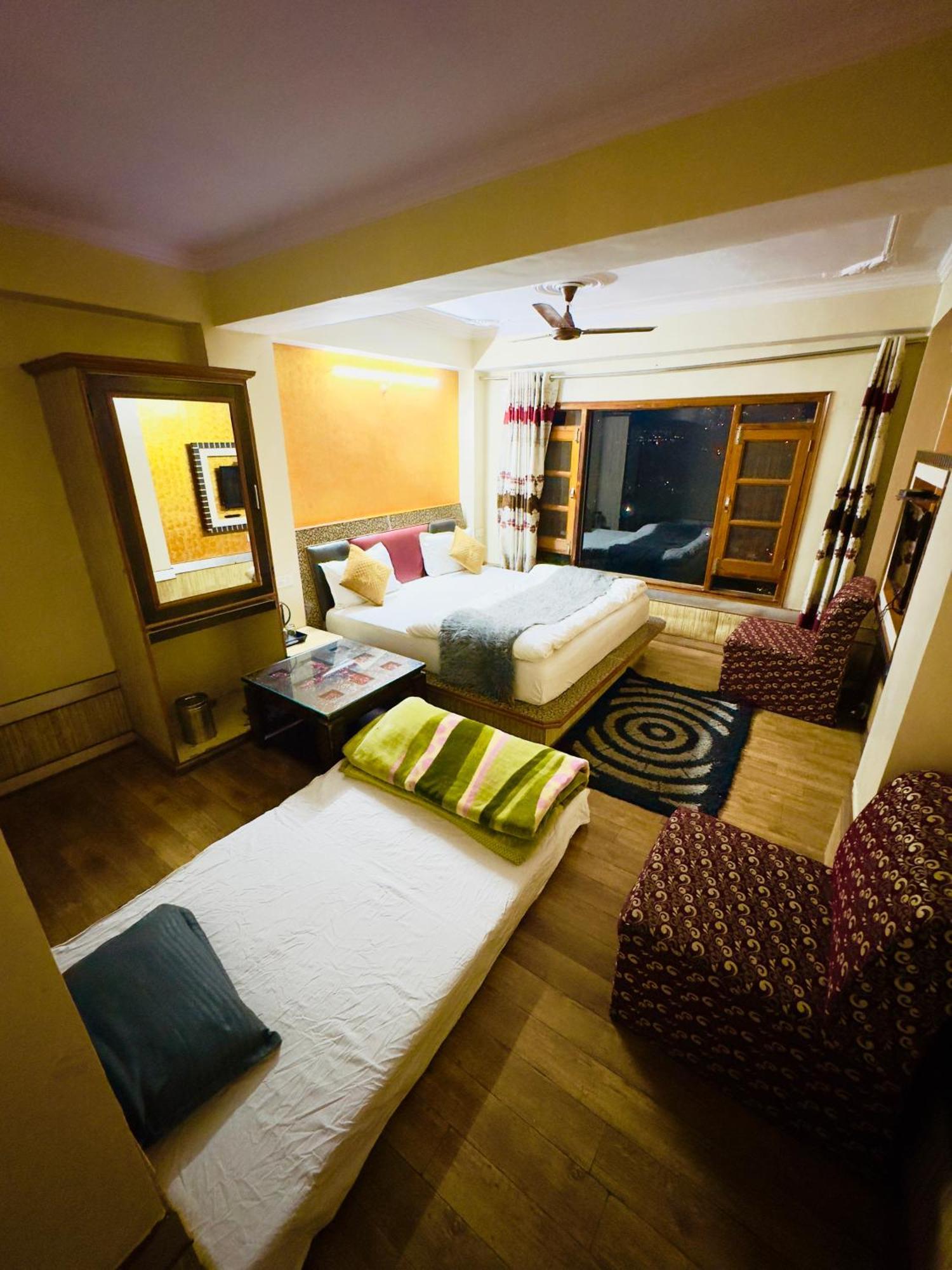 Hotel Apple Regency Shimla Bagian luar foto